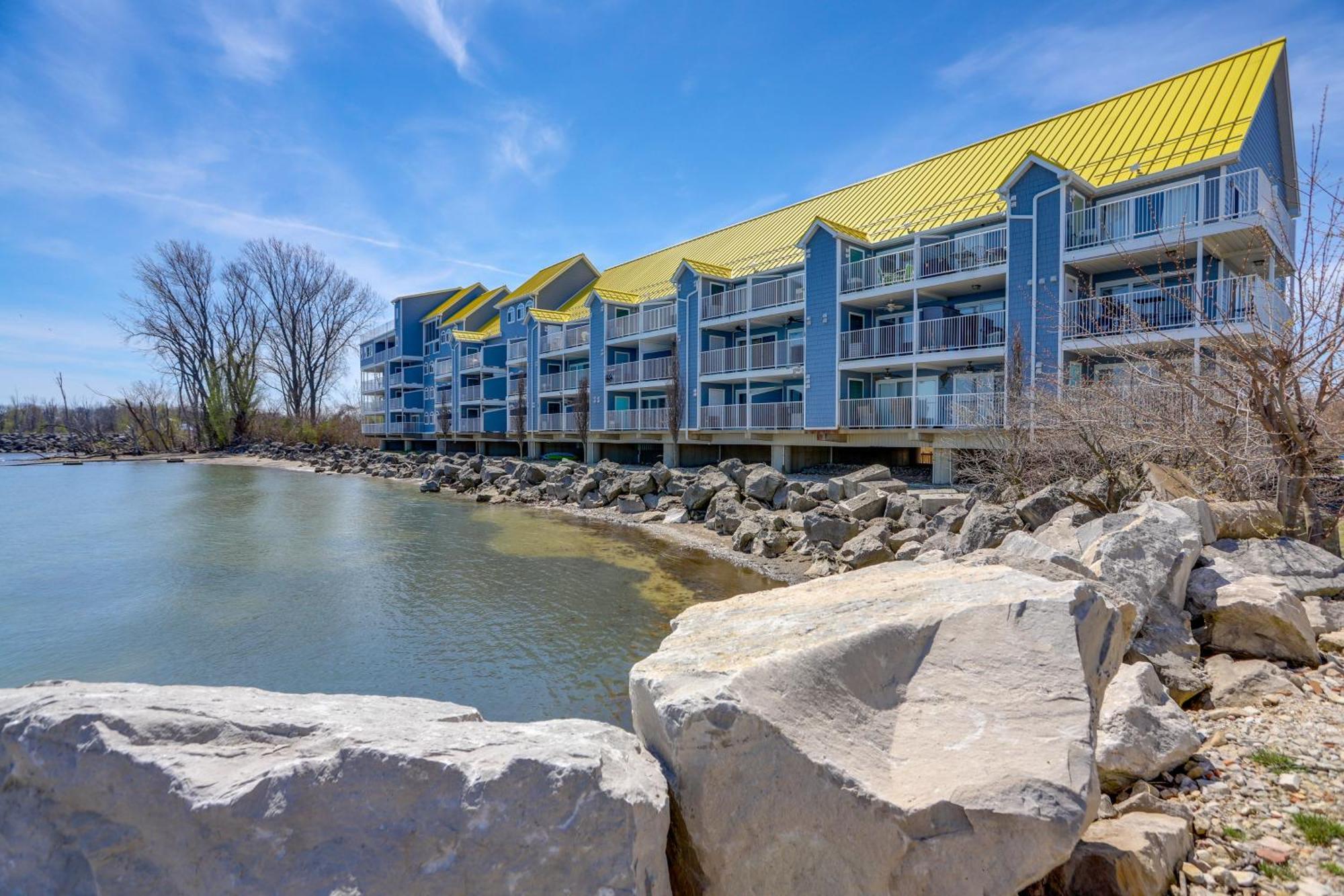 Waterfront Bass Island Retreat With Balcony And Tv Apartment Put-in-Bay Exterior foto